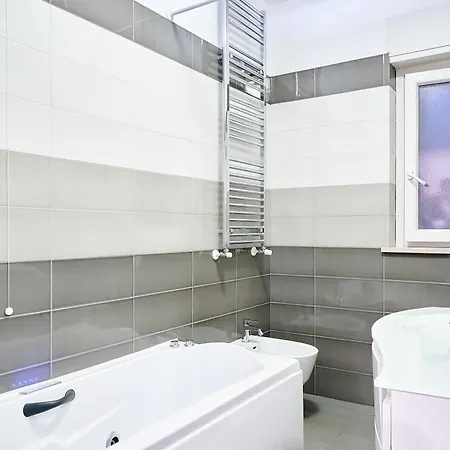 Apartament Grande Terrazza Con Vista Mare Parziale *