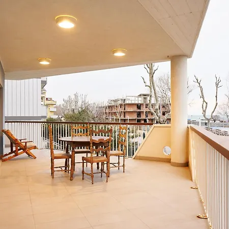 Apartament Grande Terrazza Con Vista Mare Parziale
