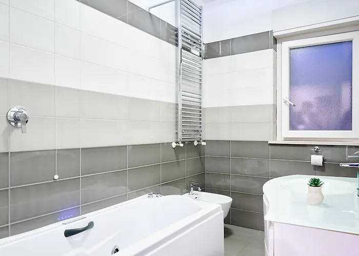 Appartamento Grande Terrazza Con Vista Mare Parziale *