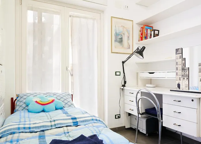 Grande Terrazza Con Vista Mare Parziale *