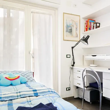 Grande Terrazza Con Vista Mare Parziale *