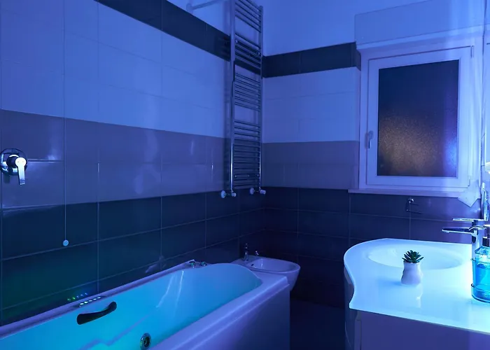 Grande Terrazza Con Vista Mare Parziale